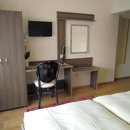 Alfa Hotel 2*