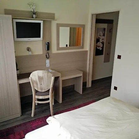 アルファ ホテル